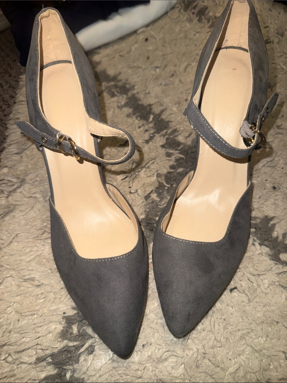 Women’s Pointed-Toe Ankle-Strap Pumps in Gray Faux Suede 4”